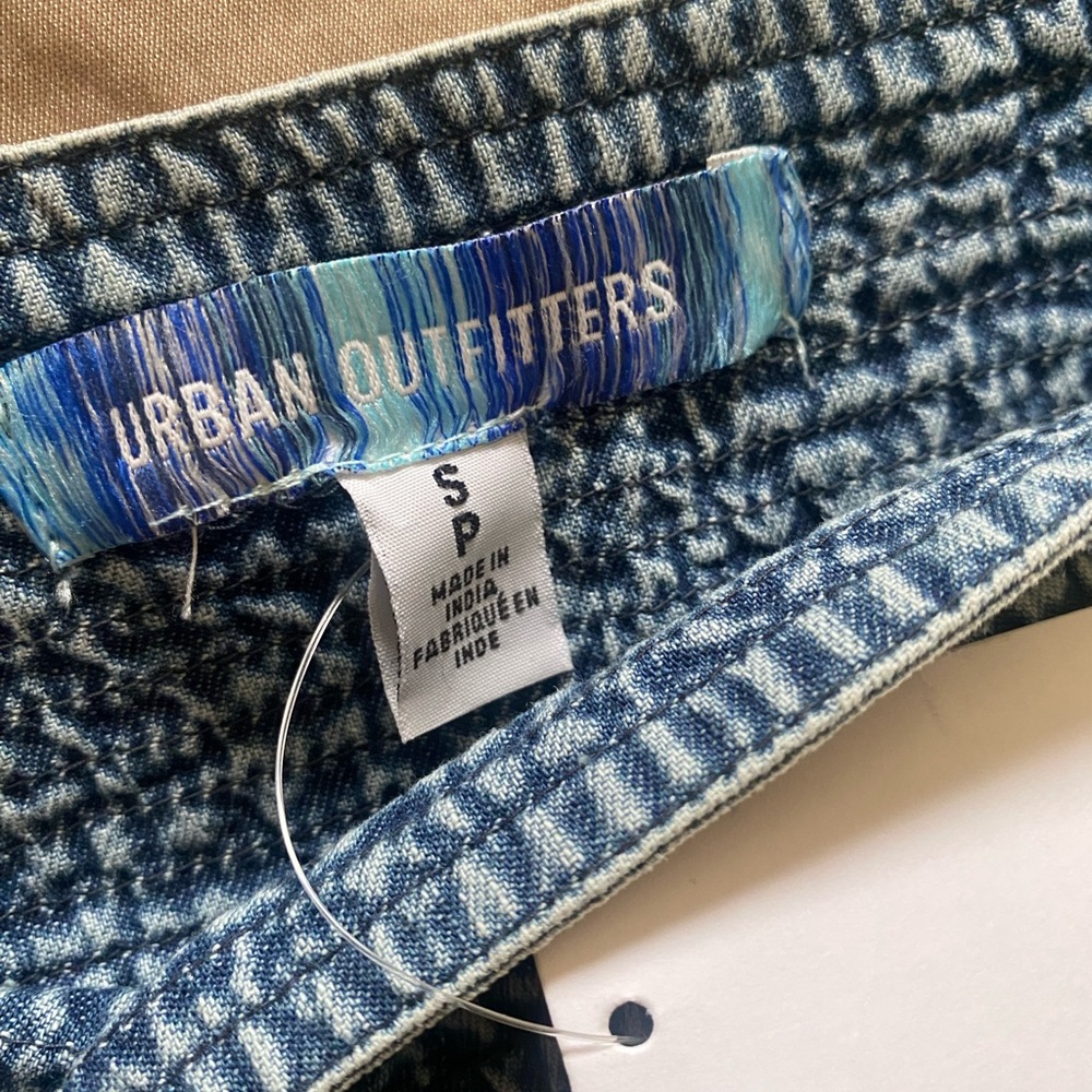 Urban Outfitters Evie midi skirt 🩵 - Picture 3 of 9